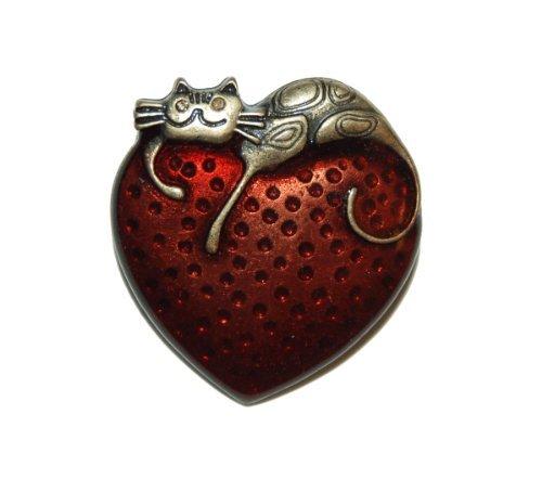 Pin de gato descansando en corazón rojo, broche en tono de latón (se envía en una bolsa de regalo), joyería única
