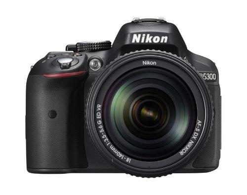 Nikon D5300 Kit con objetivo AF-S DX 18-140mm VR - Cámara réflex digital de 24.2 Mp (pantalla 3.2", estabilizador óptico, vídeo Full HD, GPS), color negro